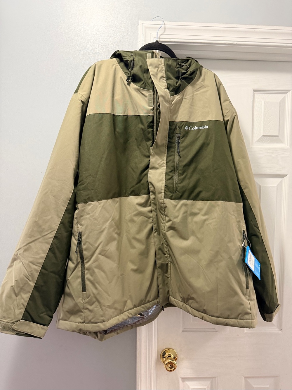 Columbia men’s Tipton peak III Two-Tone Olive and Dark Olive Puffer Jacket Omni